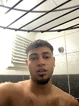 Snapshot of astoperaa chatting on 10.01.25 astoperaa online show from 10.01.25