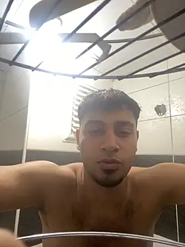 Snapshot of astoperaa chatting on 11.20.25 astoperaa online show from 11.20.25