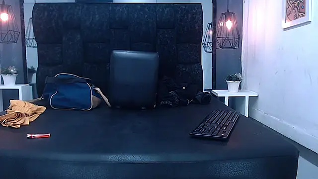 Snapshot of Daniel_delux_ chatting on 10.01.25 Daniel delux online show from 10.01.25