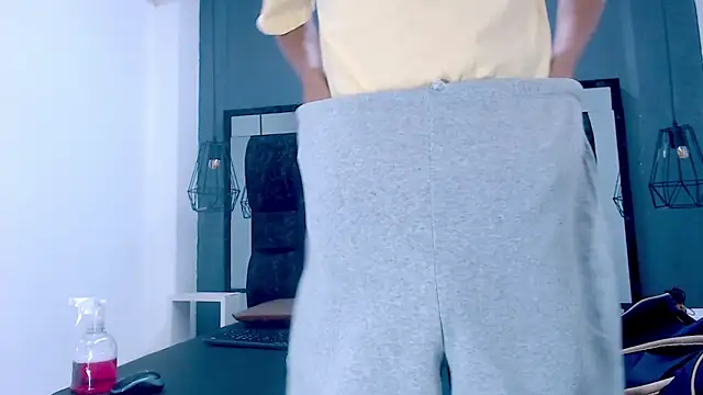 Snapshot of Daniel_delux_ chatting on 10.13.25 Daniel delux online show from 10.13.25