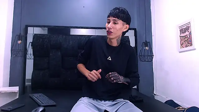 Snapshot of Daniel_delux_ chatting on 11.10.25 Daniel delux online show from 11.10.25