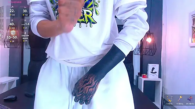 Snapshot of Daniel_delux_ chatting on 11.11.25 Daniel delux online show from 11.11.25