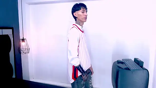 Snapshot of Daniel_delux_ chatting on 11.14.25 Daniel delux online show from 11.14.25