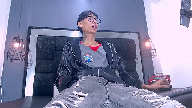 Snapshot of Daniel_delux_ chatting on 12.01.25 Daniel delux online show from 12.01.25