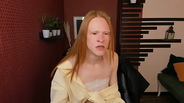 Snapshot of ChloeValentinee chatting on 10.24.25 ChloeValentinee online show from 10.24.25