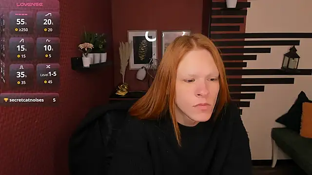 Snapshot of ChloeValentinee chatting on 11.04.25 ChloeValentinee online show from 11.04.25