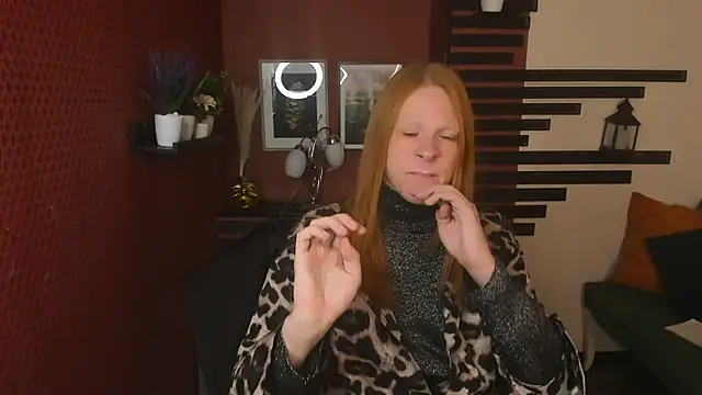 ChloeValentinee online show from 11.20.25