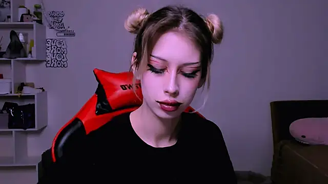 Lori lolii online show from 12.01.25