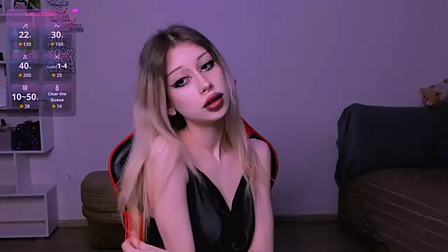 Lori lolii online show from 12.14.25