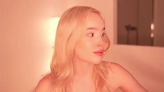 Snapshot of mother__of__dragons chatting on 11.13.25 mother of dragons online show from 11.13.25