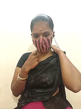 Snapshot of Tamil_Yalini12 chatting on 10.06.25 Tamil Yalini12 online show from 10.06.25