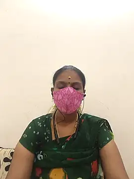 Snapshot of Tamil_Yalini12 chatting on 10.12.25 Tamil Yalini12 online show from 10.12.25