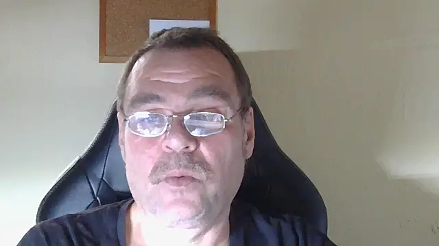 Snapshot of Intimissimo chatting on 10.29.25 Intimissimo online show from 10.29.25