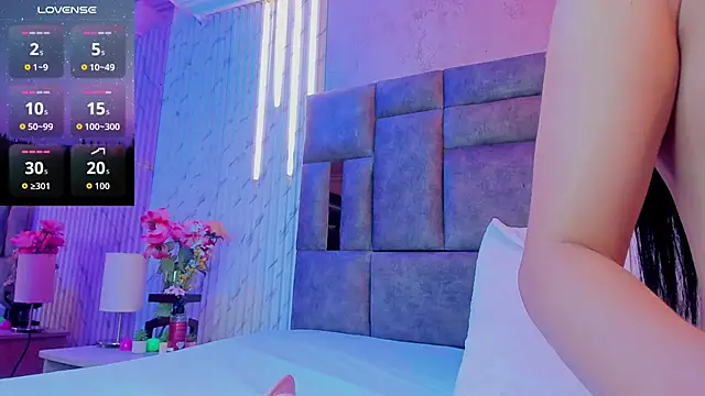 AlannaGil online show from 04.09.26