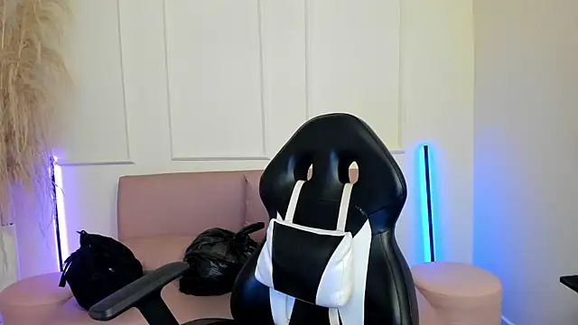 emiilyy cute online show from 09.25.25