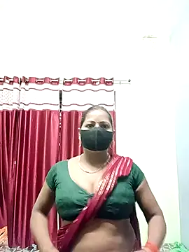 Snapshot of School_medam chatting on 10.07.25 School medam online show from 10.07.25