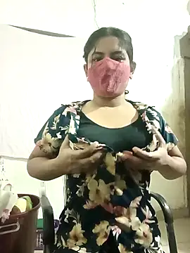 Snapshot of Shazfairy chatting on 10.28.25 Shazfairy online show from 10.28.25