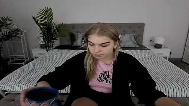 AlinaLiii online show from 03.20.26