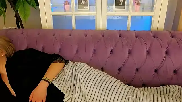 AlinaLiii online show from 03.25.26