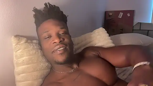 Snapshot of MrDaddyBlackNi9e chatting on 11.14.25 MrDaddyBlackNi9e online show from 11.14.25