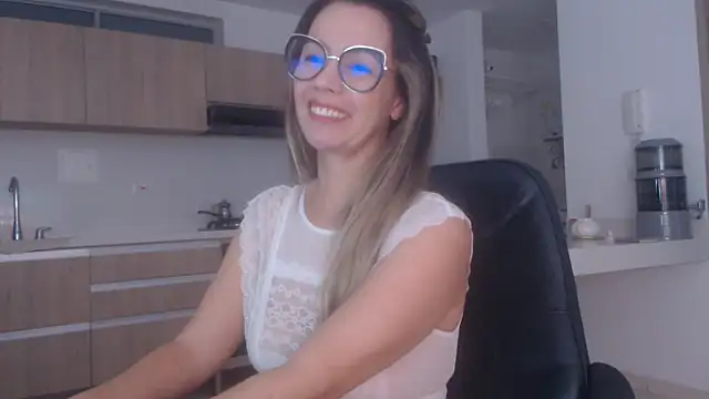 LovePaula online show from 03.19.26