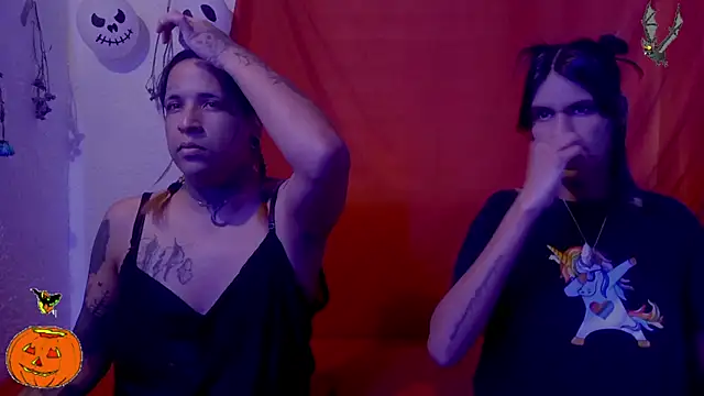 Snapshot of Couple_Moth666 chatting on 10.24.25 Couple Moth666 online show from 10.24.25