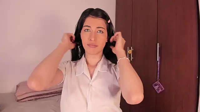 Snapshot of ScarlettRosetti chatting on 10.29.25 ScarlettRosetti online show from 10.29.25