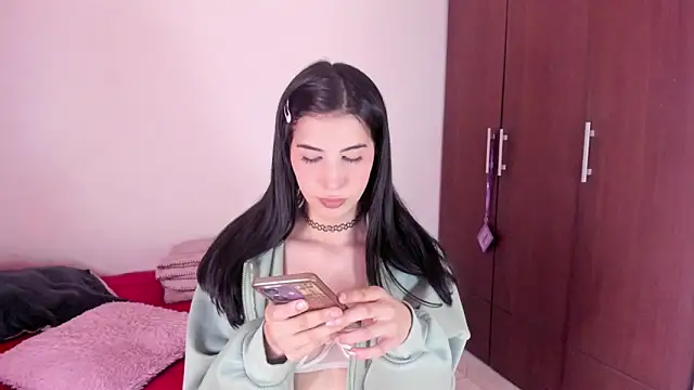 Snapshot of ScarlettRosetti chatting on 12.14.25 ScarlettRosetti online show from 12.14.25