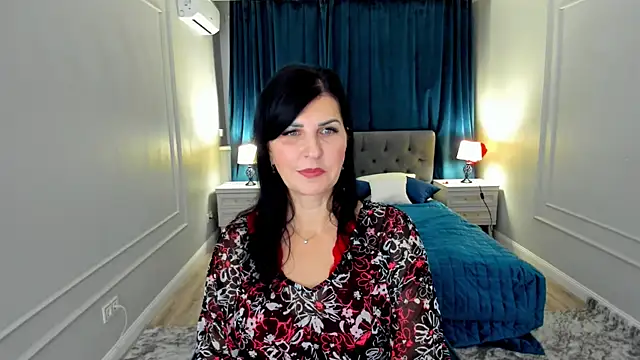 Moon Veloure1 online show from 11.25.25