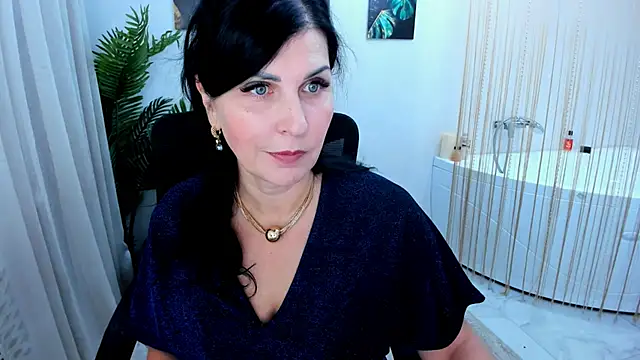 Moon Veloure1 online show from 11.27.25