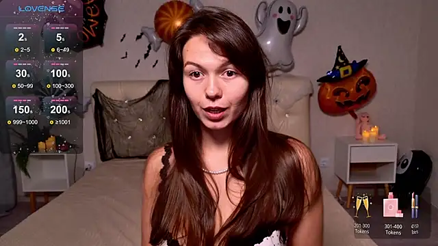 EllaCanny online show from 10.29.25