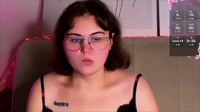 Snapshot of chatting on 10.01.25 online show from 10.01.25