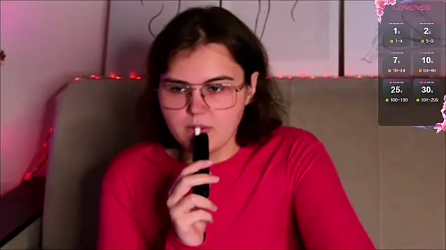 Snapshot of chatting on 10.02.25 online show from 10.02.25