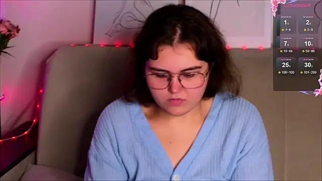 Snapshot of chatting on 10.08.25 online show from 10.08.25