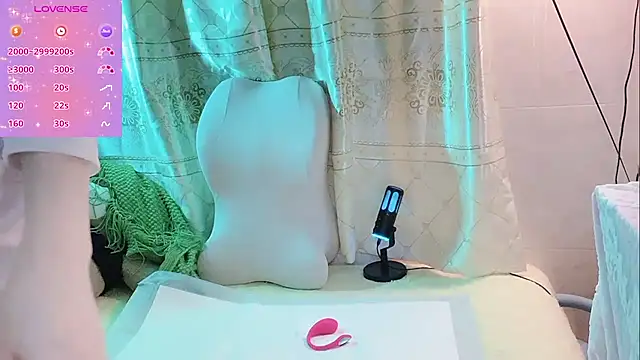 White-Lia online show from 09.30.25