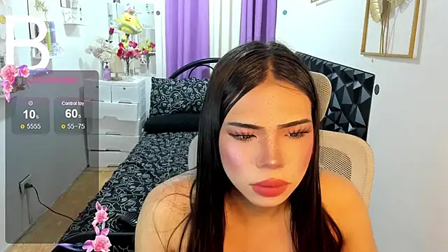 Snapshot of Lovely_naughtyLeii chatting on 11.18.25 Lovely naughtyLeii online show from 11.18.25