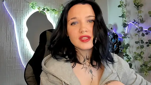 Snapshot of Elastikisss chatting on 05.18.26 Elastikisss online show from 05.18.26