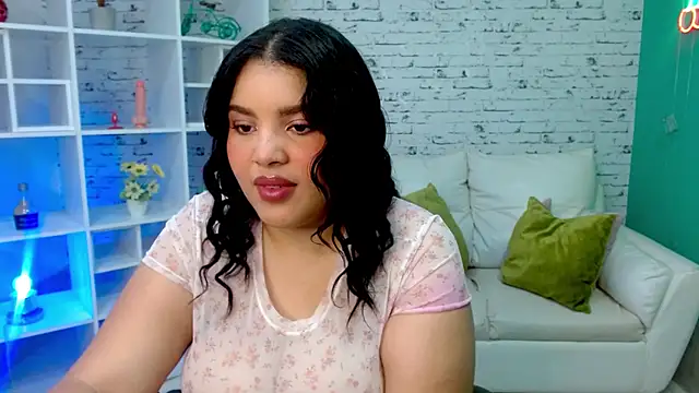 Snapshot of loaizalust chatting on 11.08.25 loaizalust online show from 11.08.25