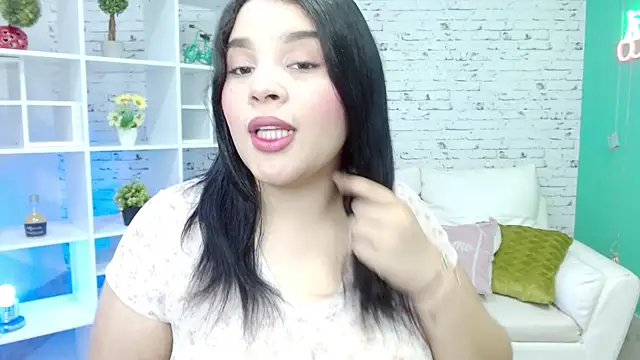 Snapshot of loaizalust chatting on 11.24.25 loaizalust online show from 11.24.25