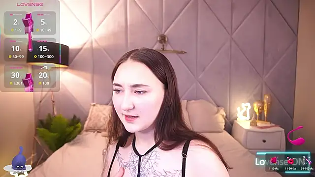 Snapshot of SashaDuvalle chatting on 11.12.25 SashaDuvalle online show from 11.12.25