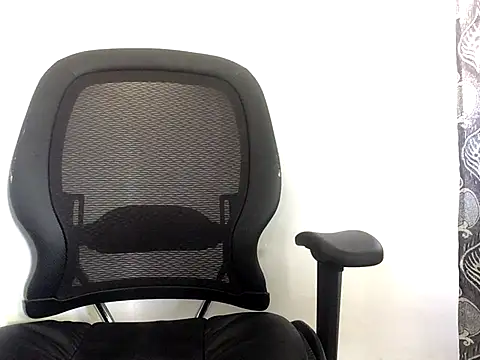 Snapshot of Zola_Nooryi chatting on 10.06.25 Zola Nooryi online show from 10.06.25