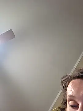 Snapshot of brunettebabexo3 chatting on 10.24.25 brunettebabexo3 online show from 10.24.25