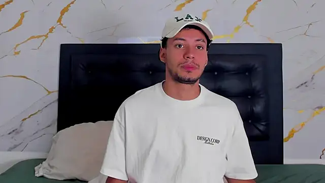 aroncooper1 online show from 10.08.25