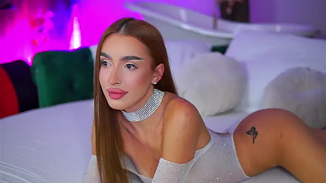 ClaraBenatti online show from 10.22.25