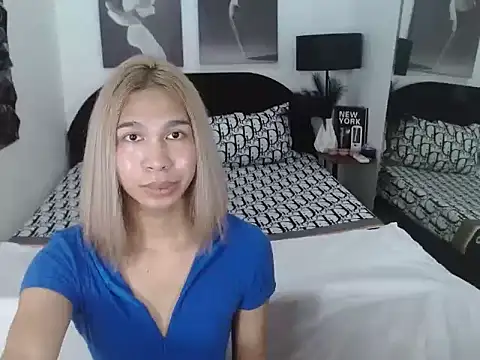 Yuriidelaveigne online show from 10.04.25