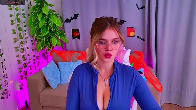 KellyHayden online show from 10.25.25