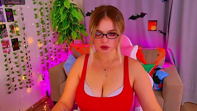 KellyHayden online show from 10.26.25