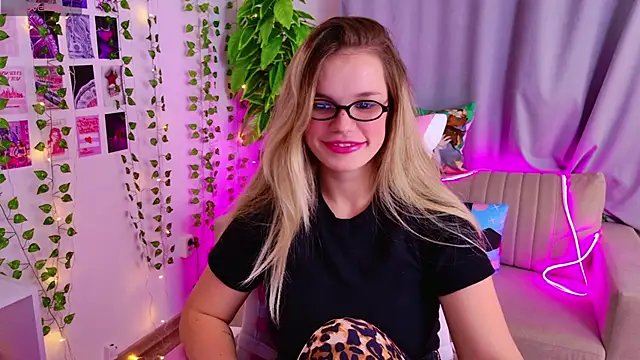 KellyHayden online show from 11.15.25