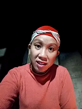 Snapshot of vtmbae chatting on 11.08.25 vtmbae online show from 11.08.25