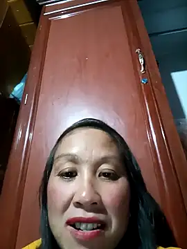 Snapshot of vtmbae chatting on 11.11.25 vtmbae online show from 11.11.25